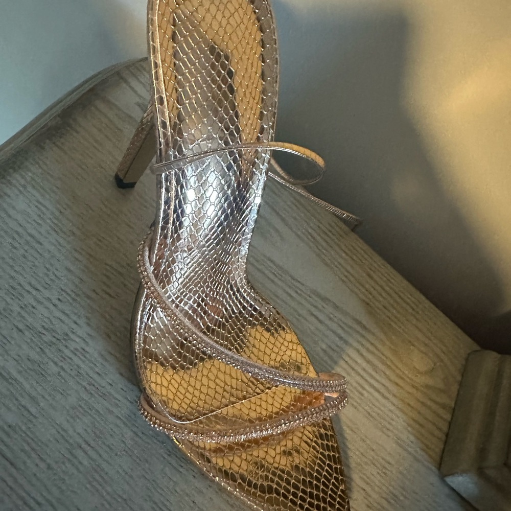 High heels shoes size 7 1/2